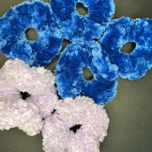 Crocheted Scrunchies - Picture 11 of 12